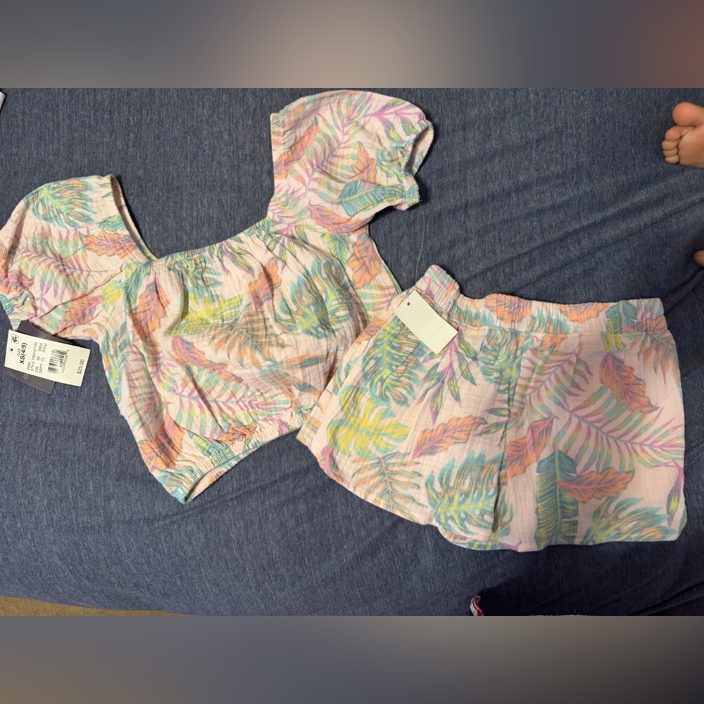 Girls XS 4/5 summer outfit